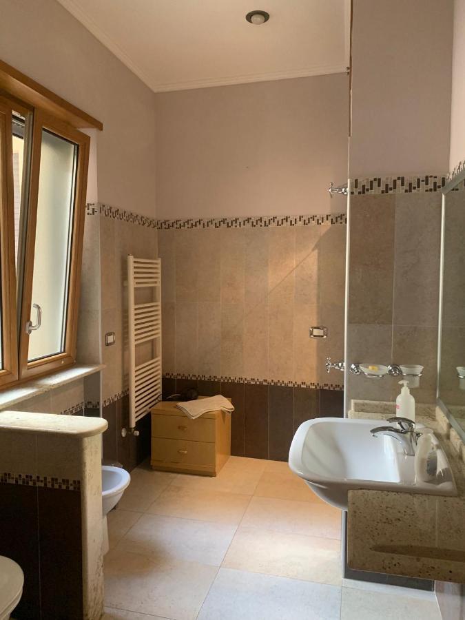 La Torre Apartment เวลเลตริ ภายนอก รูปภาพ