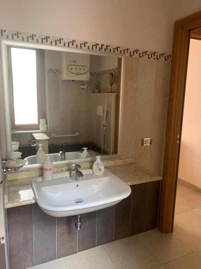 La Torre Apartment เวลเลตริ ภายนอก รูปภาพ