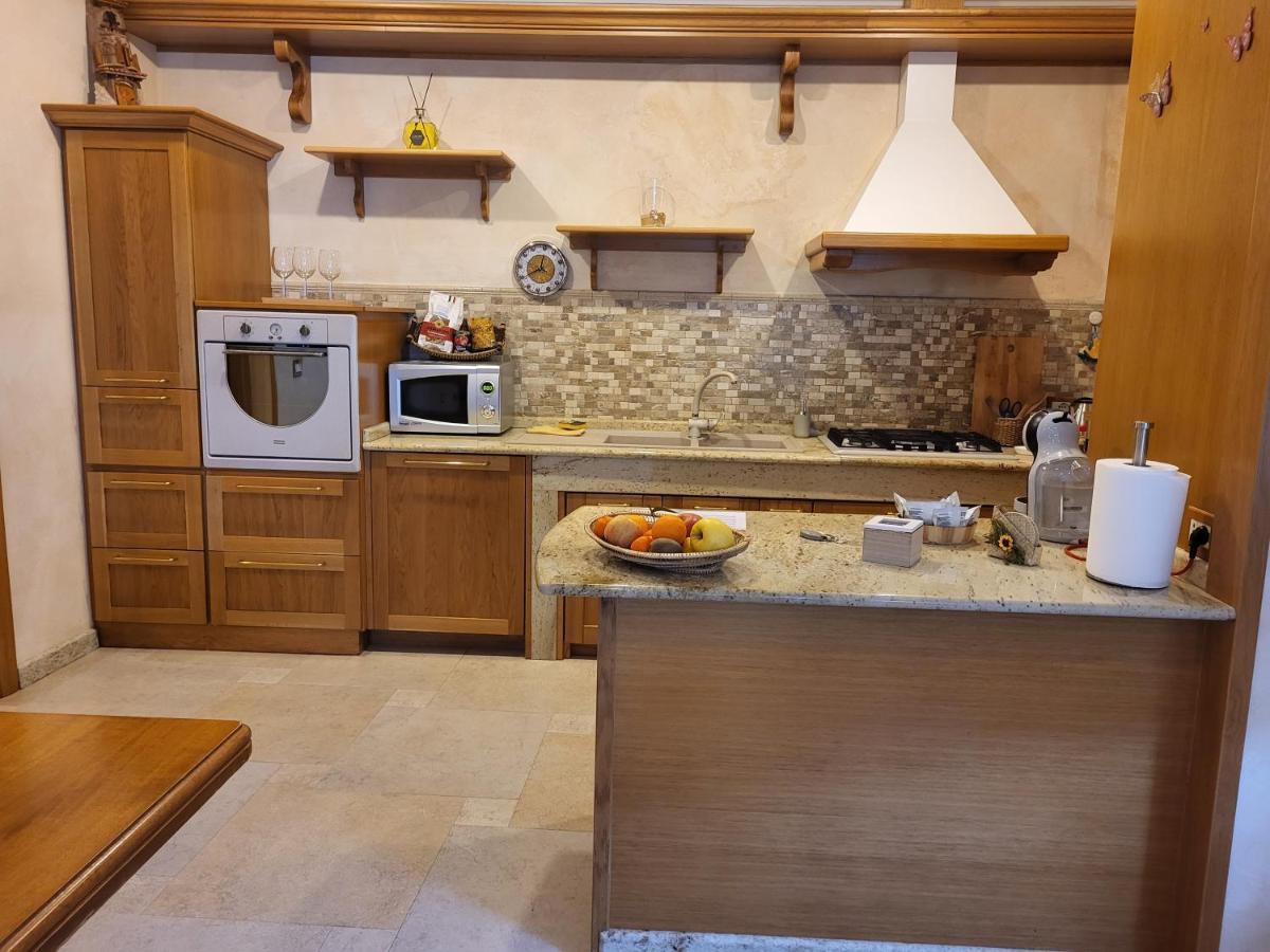 La Torre Apartment เวลเลตริ ภายนอก รูปภาพ