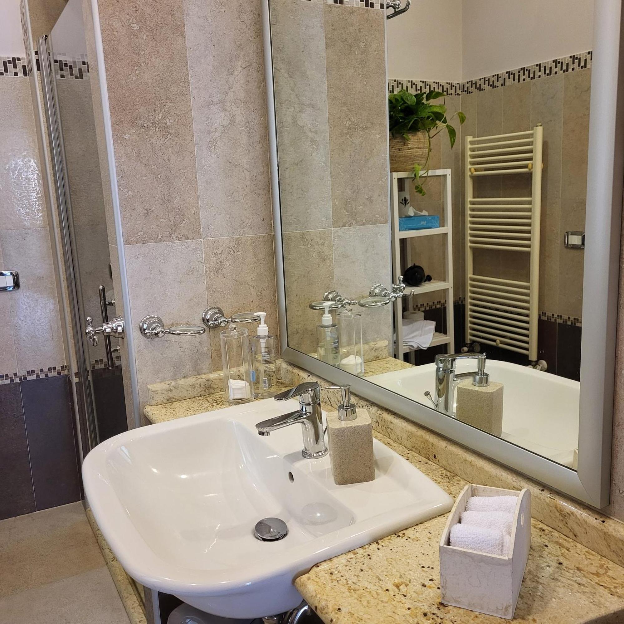 La Torre Apartment เวลเลตริ ภายนอก รูปภาพ