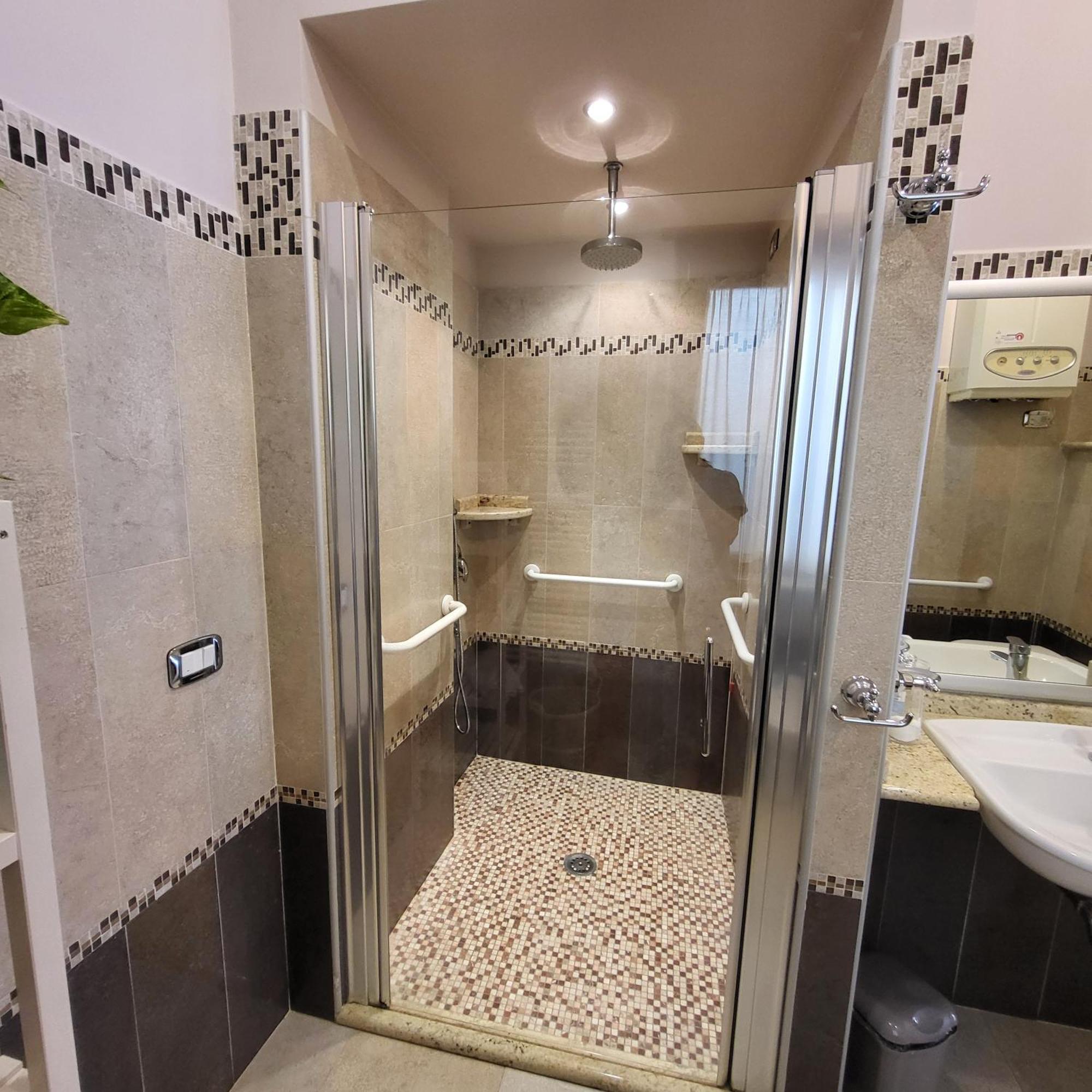 La Torre Apartment เวลเลตริ ภายนอก รูปภาพ