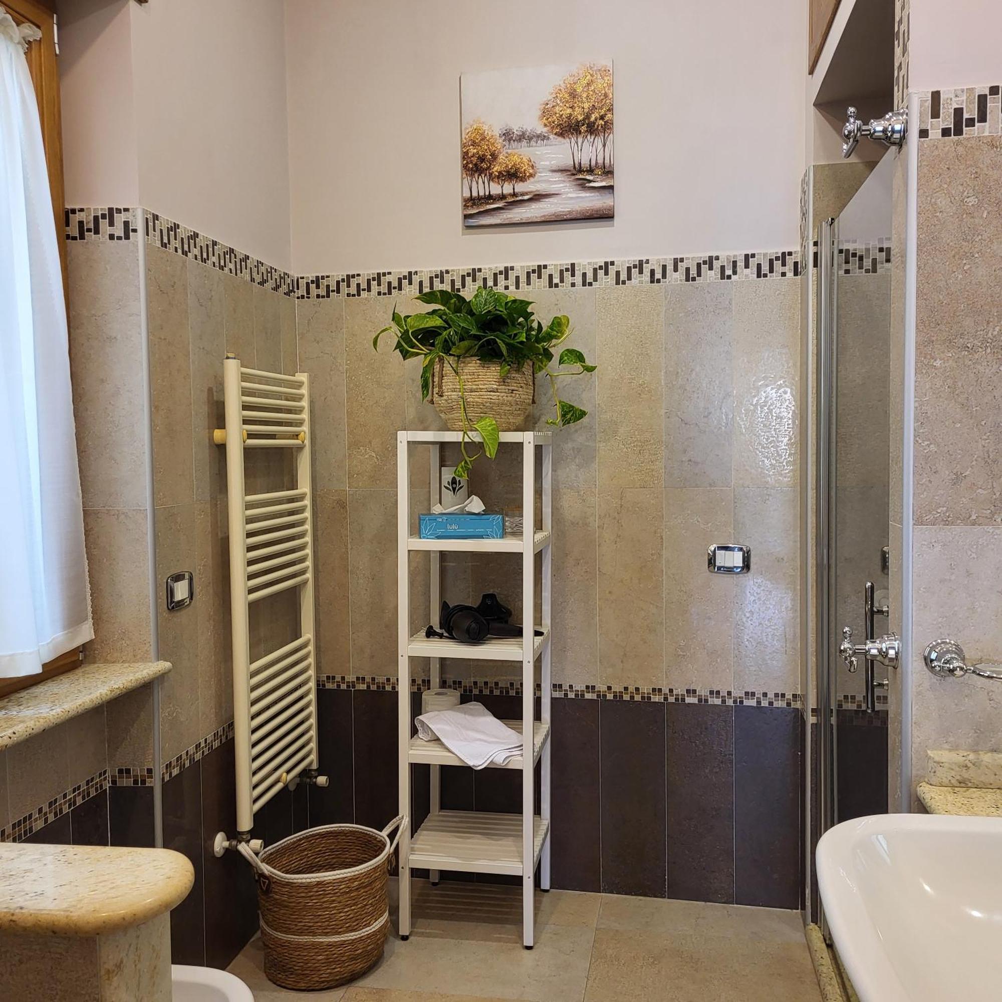 La Torre Apartment เวลเลตริ ภายนอก รูปภาพ