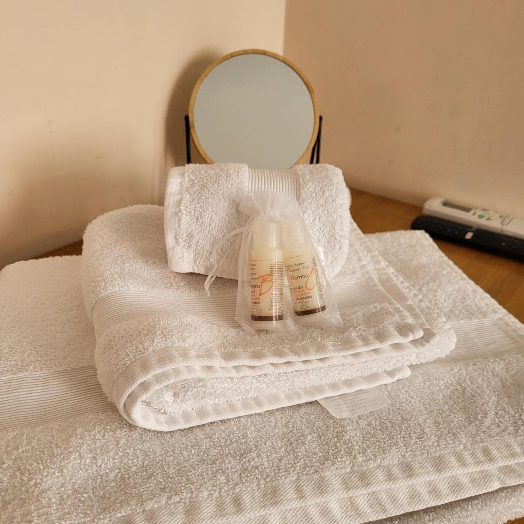 La Torre Apartment เวลเลตริ ภายนอก รูปภาพ