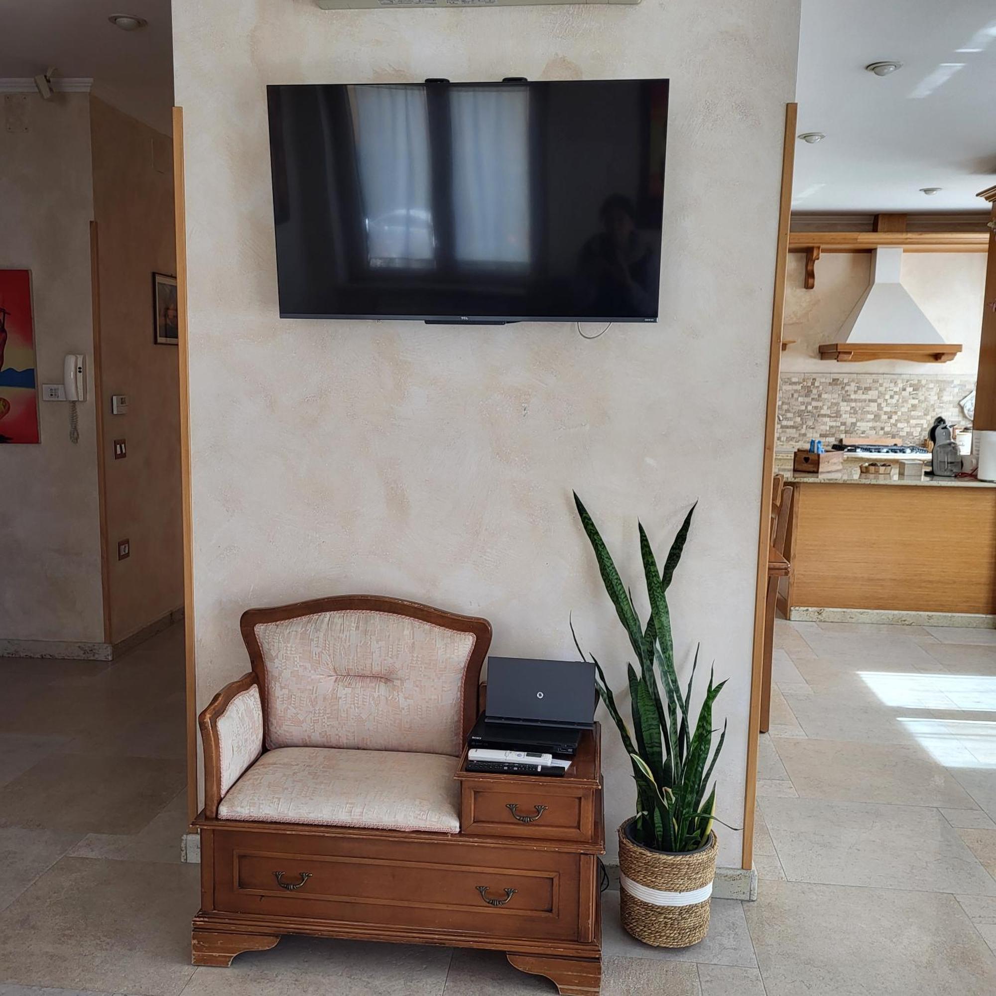 La Torre Apartment เวลเลตริ ภายนอก รูปภาพ
